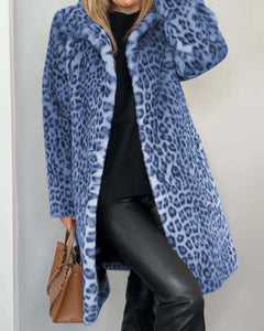 Svea – Mjuk kappa med leopardmönster