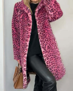 Svea – Mjuk kappa med leopardmönster