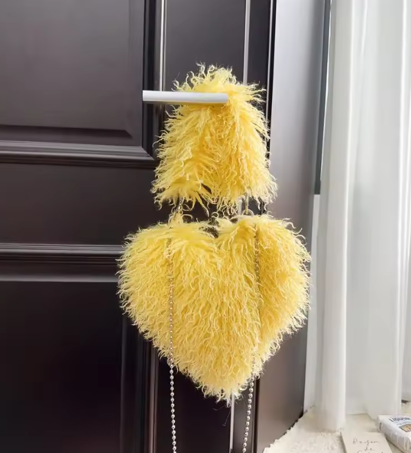 Liverno™ Layla | Pluszowa Torba na Crossbody w Kształcie Serca