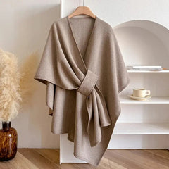 Liverno Arielle | Mysig stickad poncho-sjal